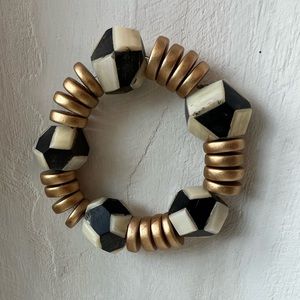 Hexagon Shell and Wood Beaded Bracelet